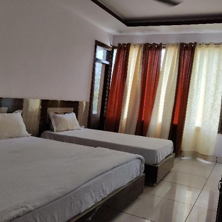 Oyo Hotel Laksh Kurukshetra Ngoại thất bức ảnh