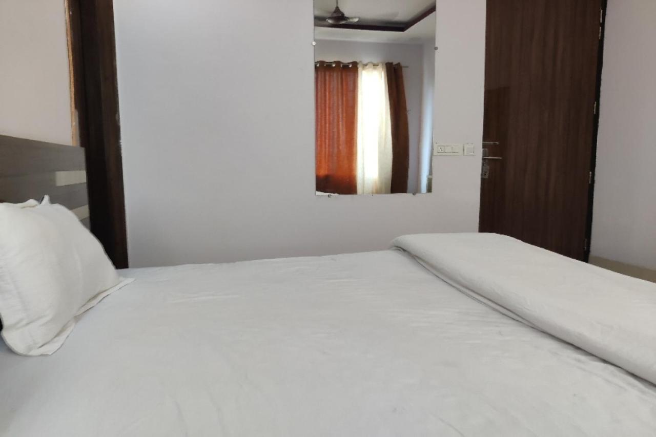 Oyo Hotel Laksh Kurukshetra Ngoại thất bức ảnh