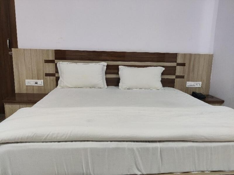 Oyo Hotel Laksh Kurukshetra Ngoại thất bức ảnh